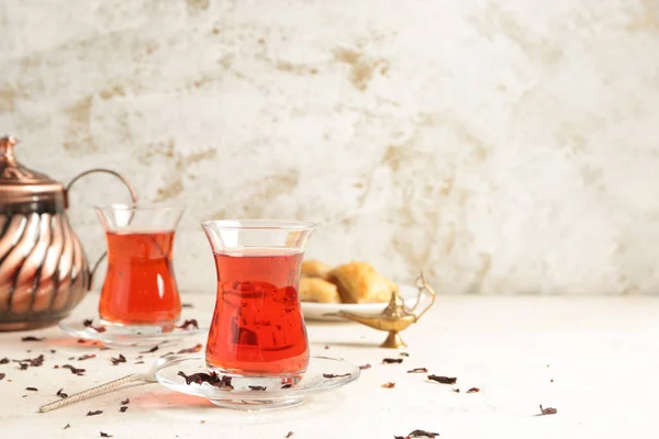 Смачний Турецький Чай Світлому Тлі — стокове фото