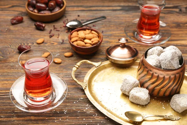 Смачний Турецький Чай Цукерками Столі — стокове фото