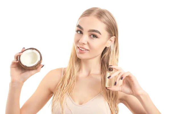 Mooie Jonge Vrouw Met Kokosolie Witte Achtergrond — Stockfoto