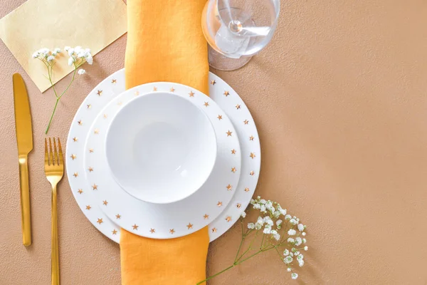 Beautiful Simple Table Setting Color Background — Stock Photo, Image