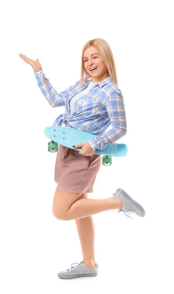 Schöne Junge Frau Mit Skateboard Auf Weißem Hintergrund — Stockfoto