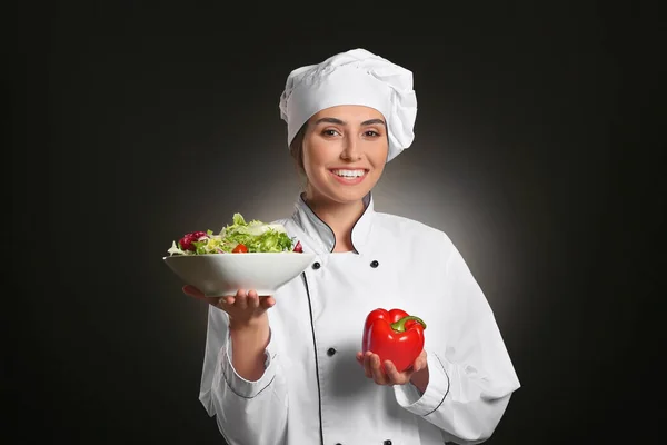 Portrait Female Chef Salad Dark Background — Stock Photo, Image