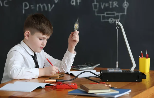 Lindo Niño Clase Física Aula —  Fotos de Stock