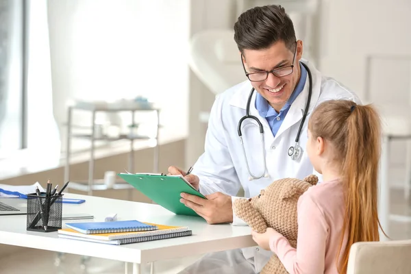 Little Girl Pediatrician Office — Stock Photo, Image