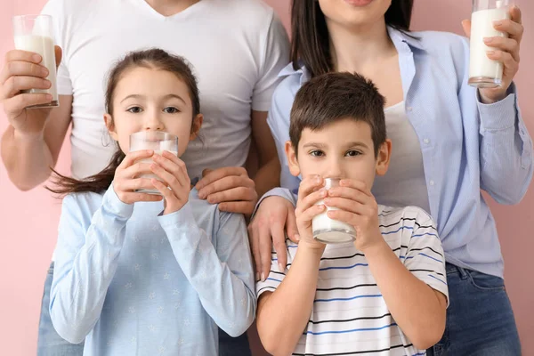 Family Drinking Milk Color Background — Stock Photo, Image