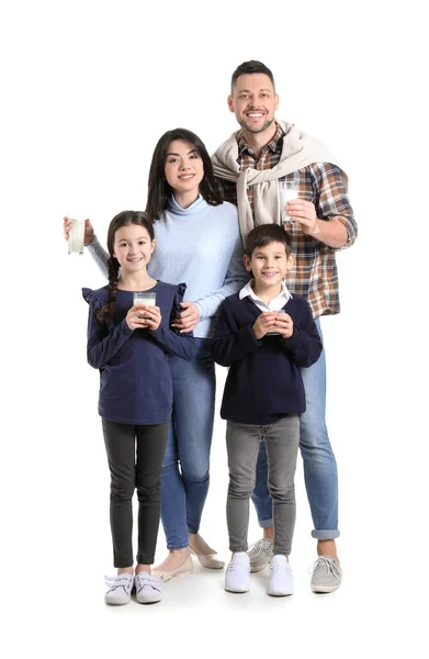 白人背景的家庭饮用牛奶 — 图库照片