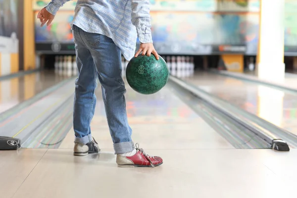 Little Boy Playing Bowling Club — Stock Photo, Image