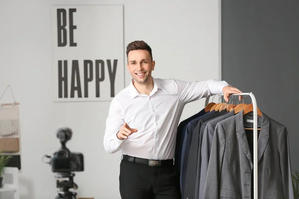 Young Male Stylist Rack Clothes Studio — Stock Photo, Image