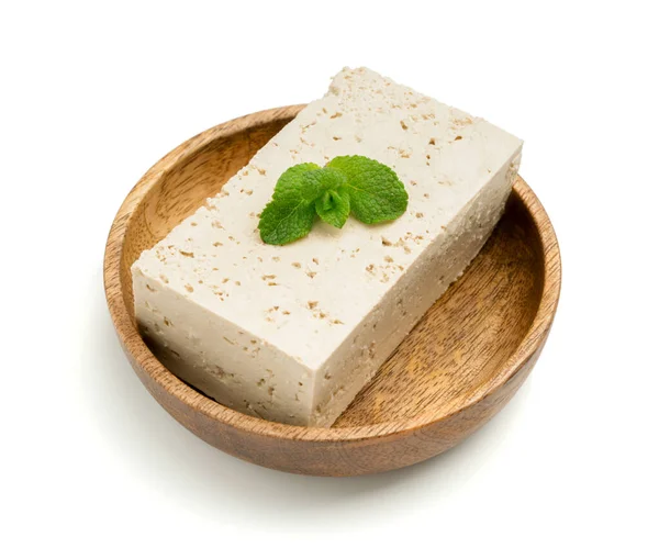 Placa Con Sabroso Queso Tofu Sobre Fondo Blanco — Foto de Stock