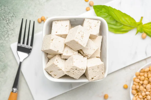 Bol Avec Tofu Savoureux Fromage Sur Table — Photo