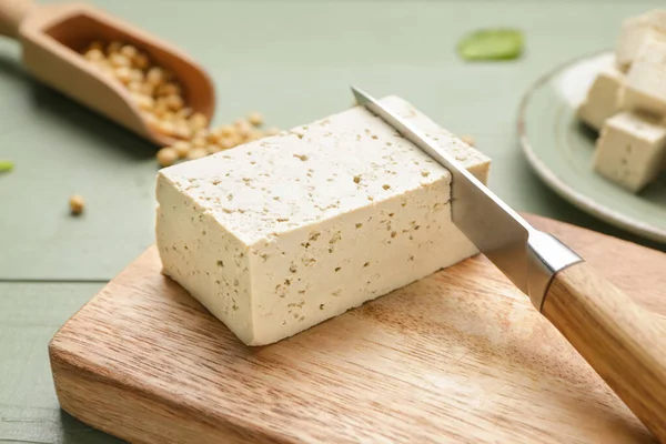 Queijo Tofu Saboroso Com Faca Bordo Close — Fotografia de Stock