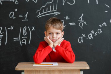 Okulda öğrenci sınavını geçti.