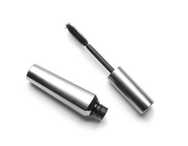 Beyaz arkaplanda siyah rimel