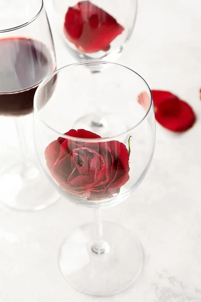 Glasses Rose Wine Light Background — Stock Photo, Image