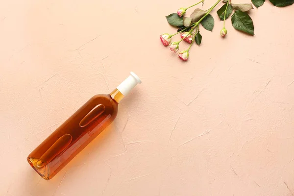 Bottle Wine Roses Color Background — Stock Photo, Image