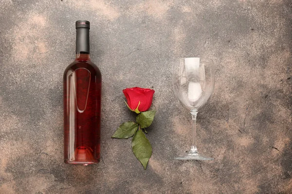 Composition Wine Rose Grunge Background — Stock Photo, Image