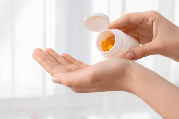 Female Hands Bottle Pills Light Background — Stock Photo, Image