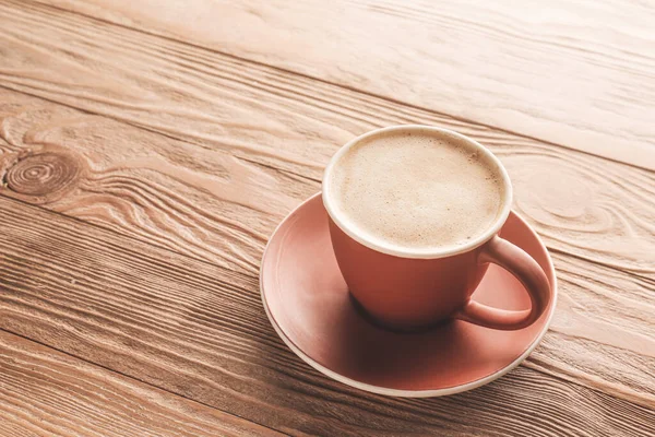 Tasse Leckerer Cappuccino Auf Holzgrund — Stockfoto