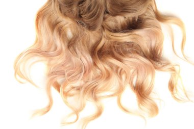 Beyaz arka planda güzel sarı saçlar.