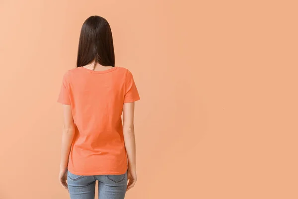 Donna Elegante Shirt Sfondo Colore — Foto Stock