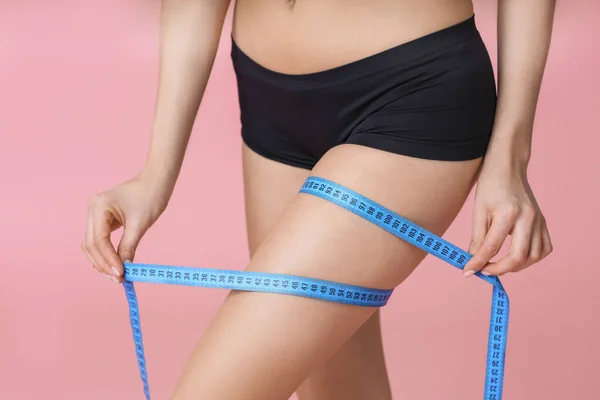 Young Woman Measuring Tape Color Background Closeup Weight Loss Concept — Stock Photo, Image