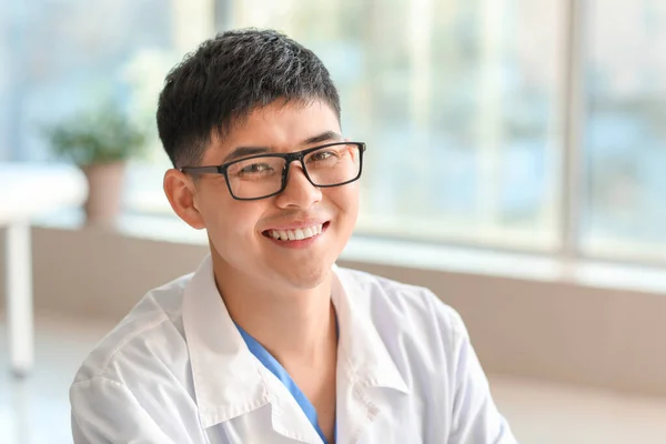 Лікар Азії Клініці — стокове фото