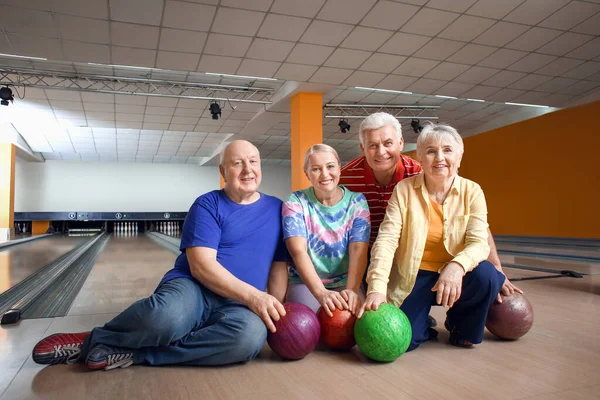 Portrait Senior People Bowling Club — Stock Photo, Image