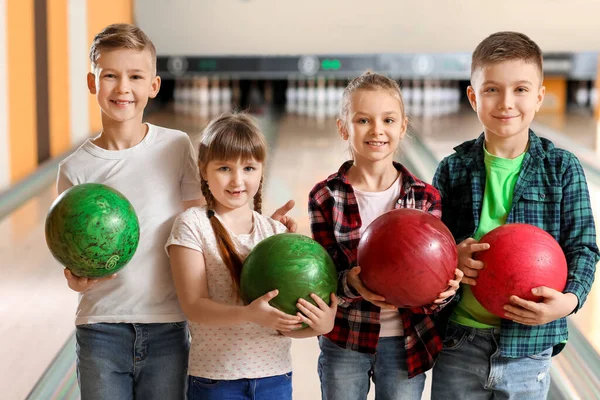 Little Children Playing Bowling Club — Stock Photo, Image