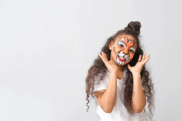 Funny African American Girl Face Painting Light Background — Stock Photo, Image