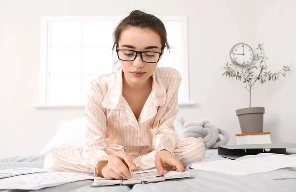 Beautiful Young Woman Working Home — Stock Photo, Image