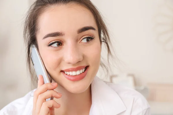 Beautiful Young Woman Talking Phone While Working Home — Stock Photo, Image