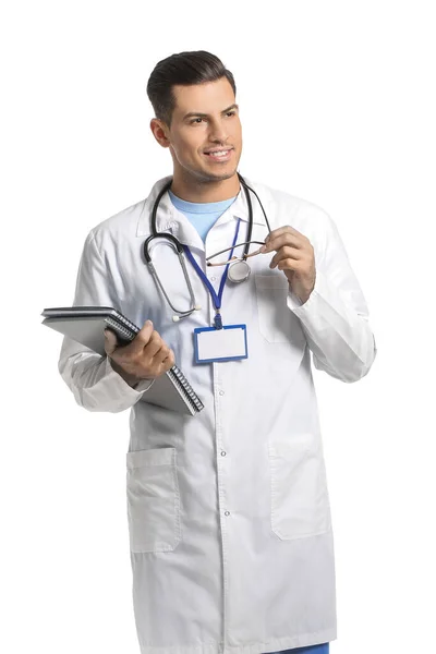 Beyaz Arka Planda Genç Bir Erkek Doktorun Portresi — Stok fotoğraf