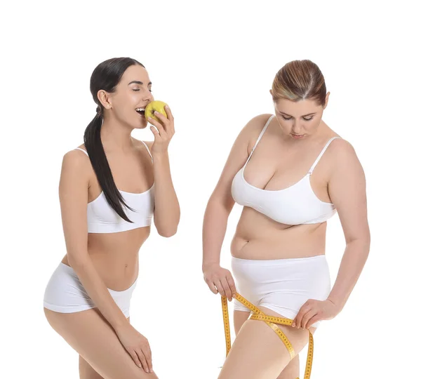 Избыточный Вес Стройные Женщины Белом Фоне Концепция Потери Веса — стоковое фото