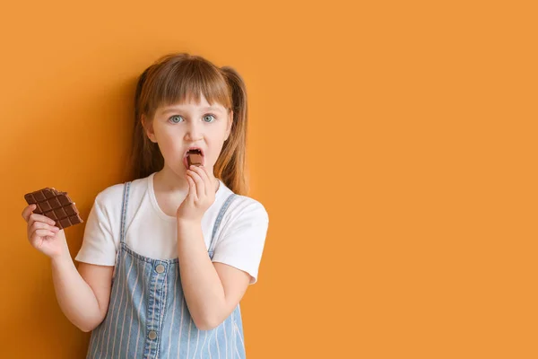 Cute Little Girl Chocolate Color Background — Stock Photo, Image