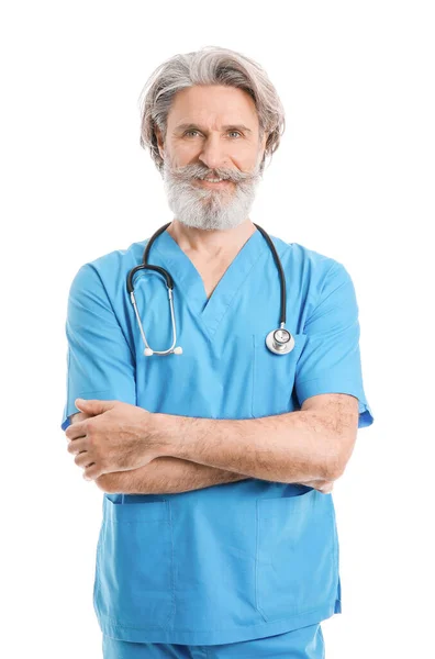 Retrato Médico Sexo Masculino Sênior Fundo Branco — Fotografia de Stock