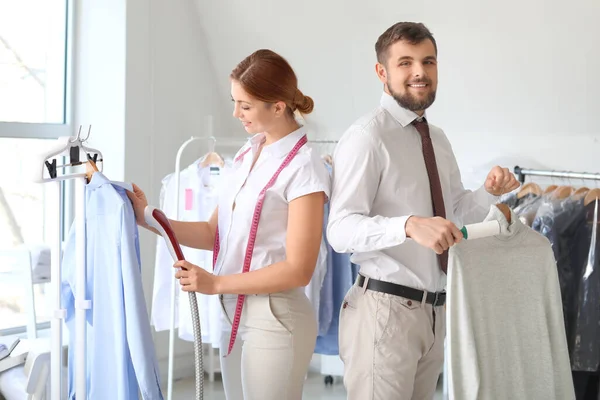 Portrait Workers Modern Dry Cleaner — Stock Photo, Image