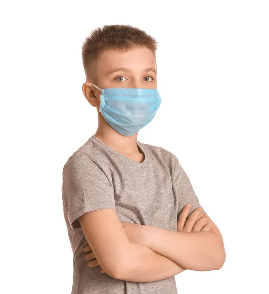 Kleine Jongen Met Een Beschermend Masker Tegen Witte Achtergrond Begrip — Stockfoto