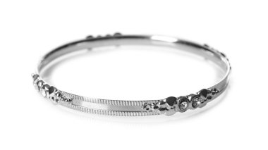 Beyaz arkaplanda güzel mücevherler