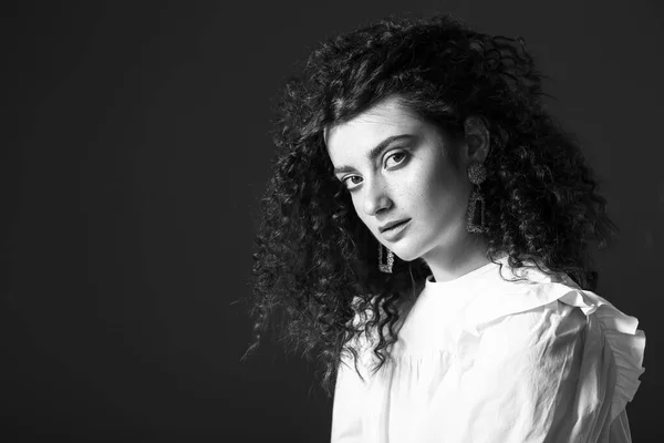 Black White Portrait Young Woman Beautiful Curly Hair Dark Background — Stock Photo, Image