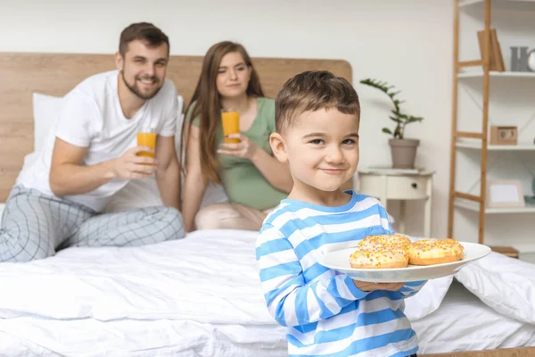 Little Boy Pastry His Parents Bedroom — Stock Photo, Image
