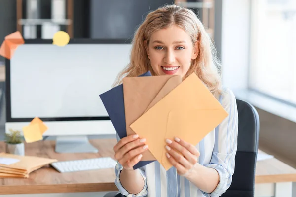 Young Woman Letters Office — Stock Photo, Image