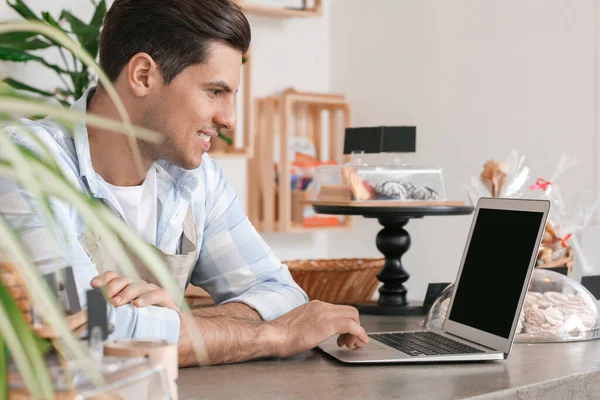 Business Owner Working His Cafe — Stock Photo, Image