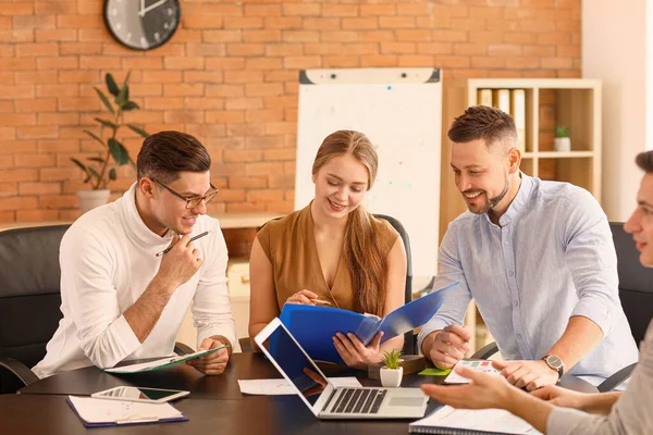 Les Gens Affaires Ayant Une Réunion Bureau — Photo