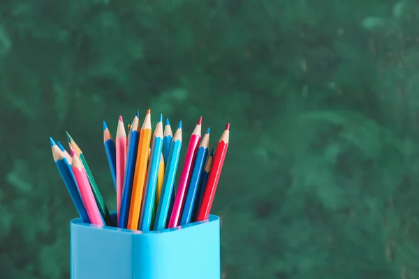Uchwyt Ołówkami Tle Koloru — Zdjęcie stockowe