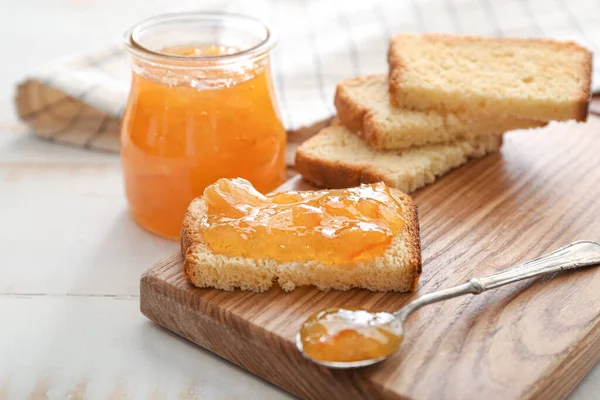 Lekkere Sinaasappeljam Met Brood Tafel — Stockfoto