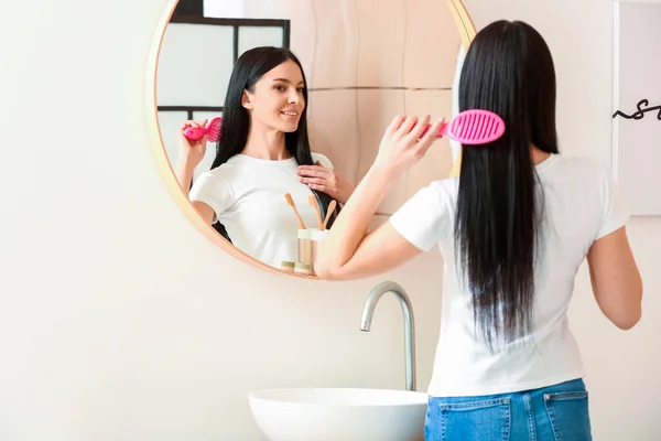 Beautiful Young Woman Brushing Hair Bathroom — Stock Photo, Image