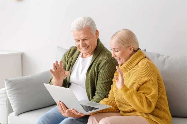 Senior Couple Video Chatting Home — Stock Photo, Image