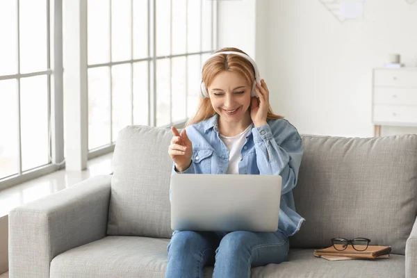 Mature Woman Video Chatting Home — Stock Photo, Image