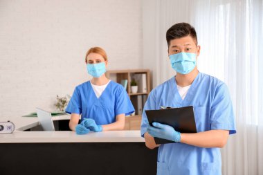 Klinikteki resepsiyonistler.