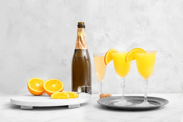 Bicchieri Gustoso Cocktail Mimosa Champagne Tavola — Foto Stock